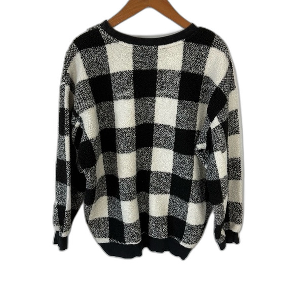 J.O.A. Black & White Buffalo Checkered Plaid Crew Neck Sweater Size Medium - Picture 4 of 16